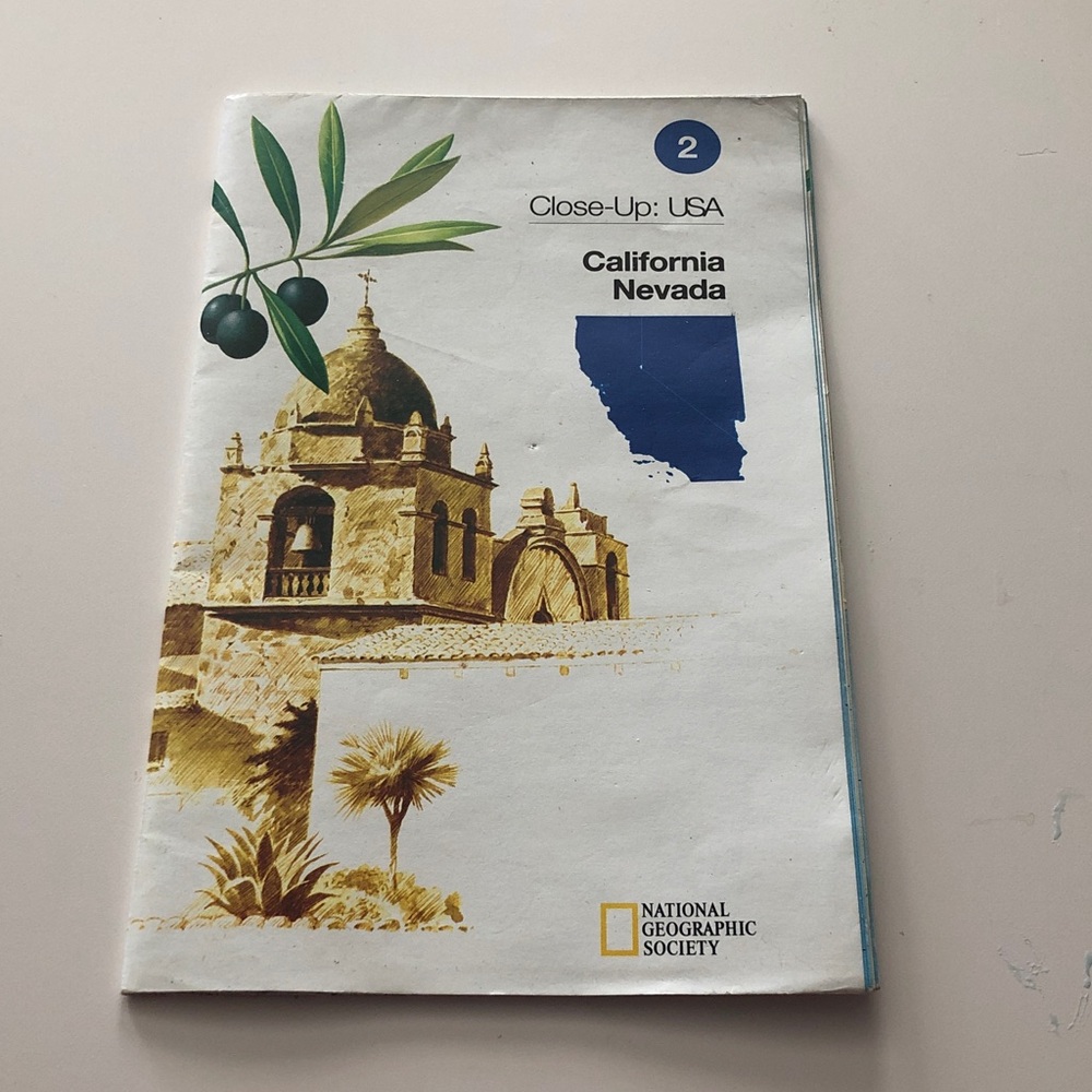 🛍️ National Geographic Close-Up: USA California Nevada Map & Information